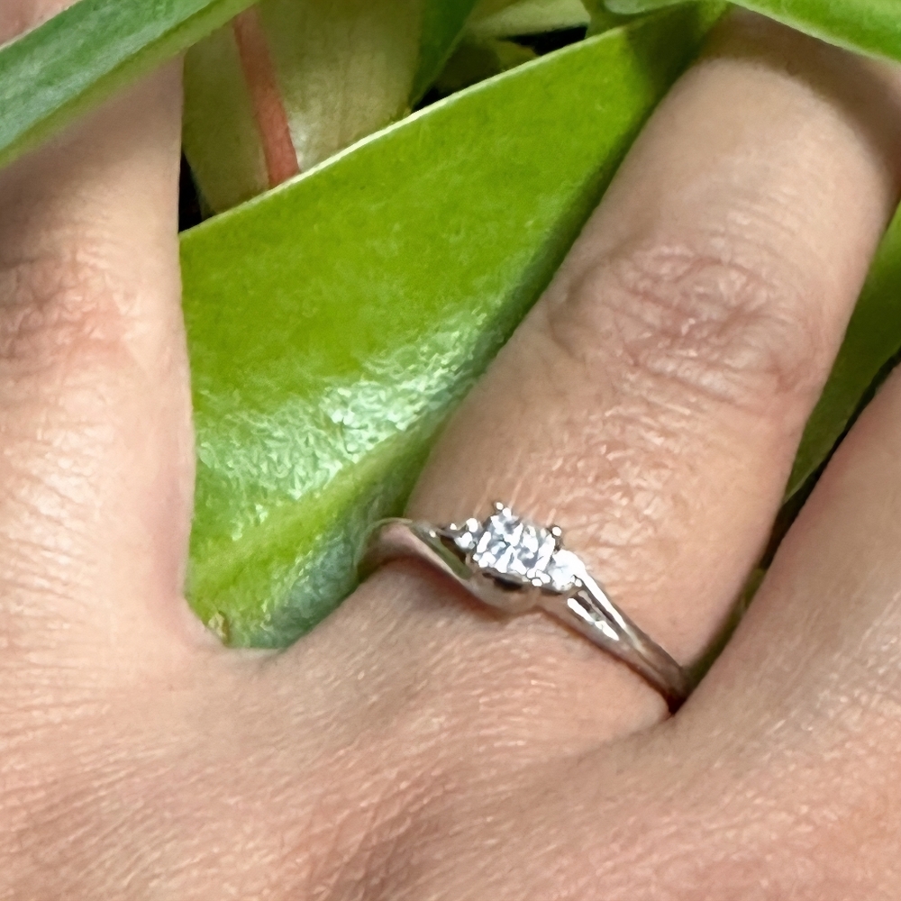 10k white gold princess cut Diamond engagement Ring size 6.5